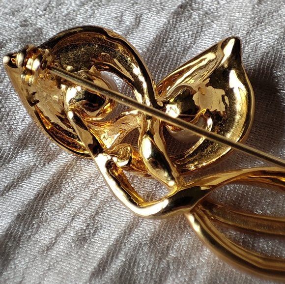 Double Gold Tone Vintage Flower Calla Lily Brooch Lapel Pin Faux Pearls Unsigned - Picture 8 of 9